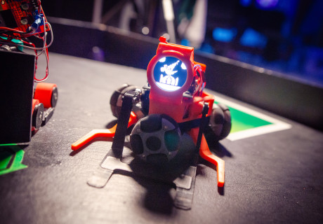 robots-zoom-1627